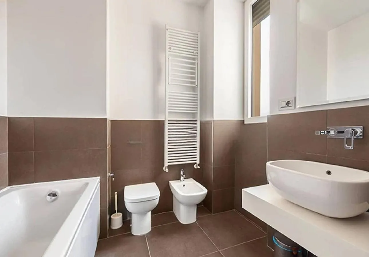 Elegante 3 Locali Con 2 Bagni Nel Cuore Di Milano Milan
