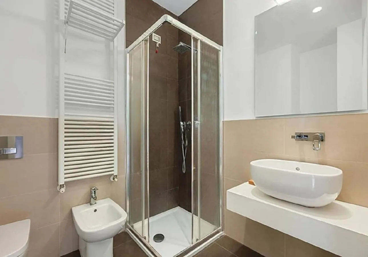 Elegante 3 Locali Con 2 Bagni Nel Cuore Di Milano 0*, Milan